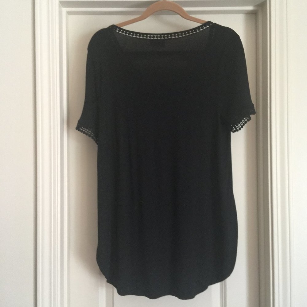 🍯Embroidered Hem Tunic - Picture 2 of 3